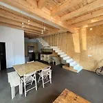 El Santo Hostel *