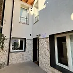 El Santo Hostel Burgo