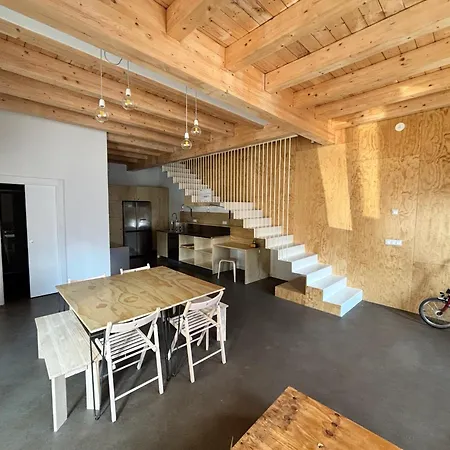 El Santo Hostel *